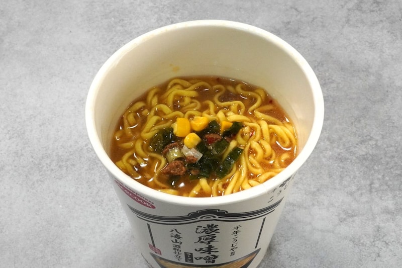 エースコック
千年こうじや監修 八海山酒粕仕立て 濃厚味噌ラーメン
