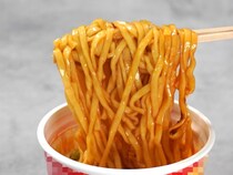 「このカップ麺、ガチで美味しすぎる」この冬最高に温まる！“こだわりの味噌味”ベスト3【1位は満足感ヤバい甘辛がクセになるド迫力】