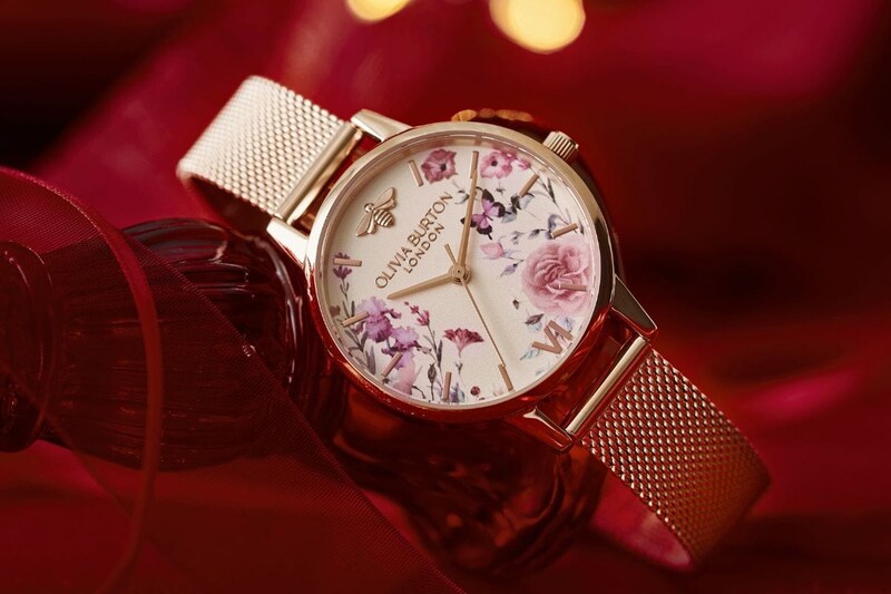 オリビア・バートンが描く「冬の庭」は、まるで手元に小さな物語を咲かせるような出来栄え