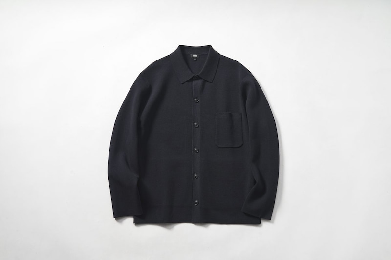 生地にハリがあり、ストンとしたシルエットになるため身体のラインを拾いにくく、着痩せ効果も