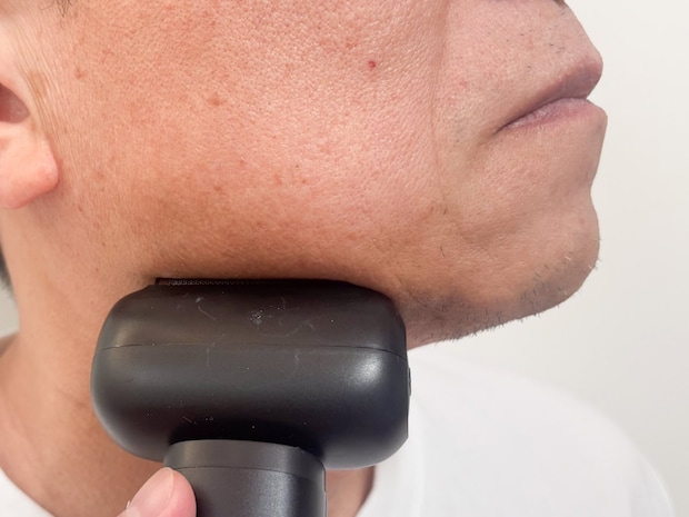 パリパリと軽快な音を立てますが、髭が剃れていくような引っ張れる感覚はあまりありません