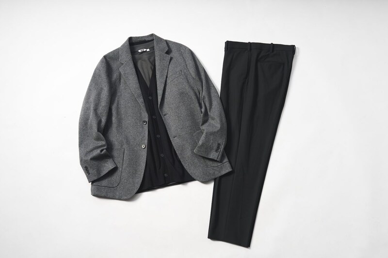 カーディガンにTシャツとパンツを合わせた少しゆるめの内勤向けスタイル