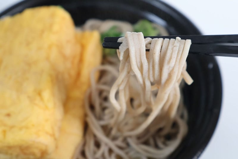 麺は柔らかめですがそれがだし巻き玉子とも合う