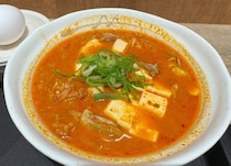 【松屋1000円超えの正直レビュー】新作「牡蠣入り牛豆腐キムチチゲ」は300円アップの価値アリか？