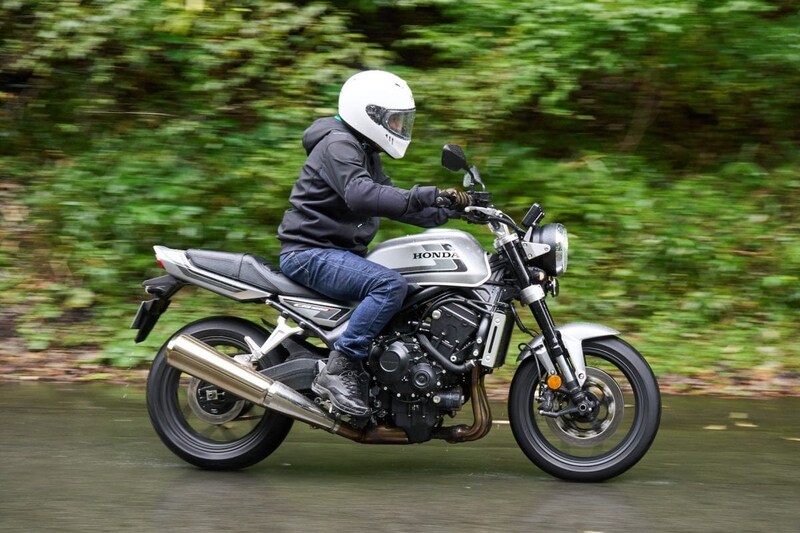 【ホンダCB1000F徹底試乗】「これなら乗れる」と確信!大型初心者も虜にする“軽さと鼓動感”の正体