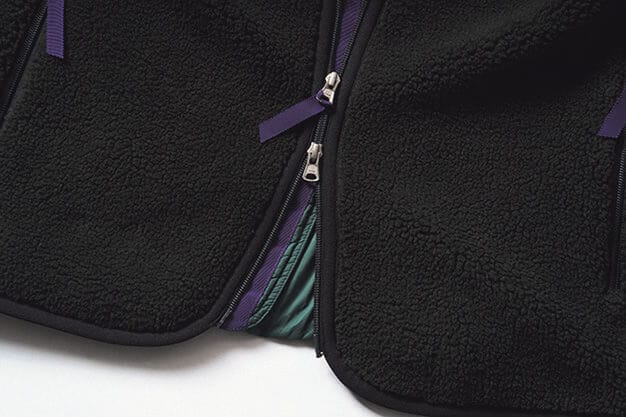 裾がカーブしたデザインがかわいい