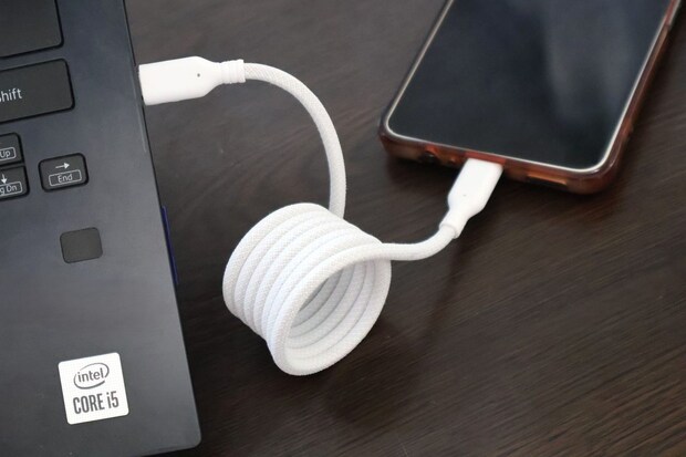 充電中もコンパクトで見栄えが良い