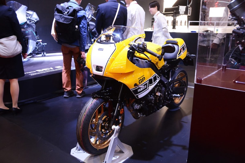 ヤマハの人気スポーツヘリテイジモデル「XSR900GP」のイエローストロボカラーバージョン