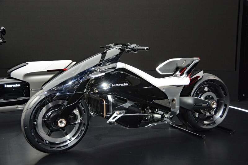 【国産二輪の本気を見た】ホンダ「CB1000F」とヤマハ「XSR900GP」は圧巻！未来のEVからネオレトロまで“JMS2025”潜入レポ