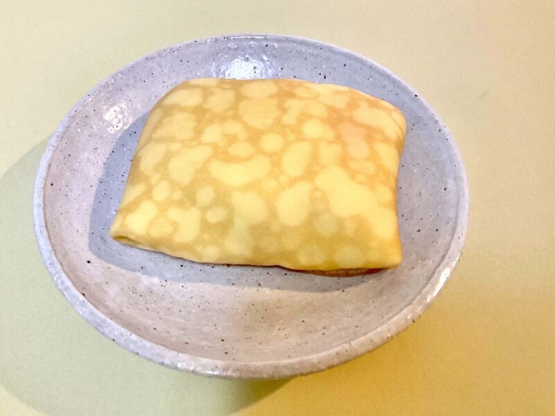 セブン-イレブン、もちもち生地のクレープ ショートケーキ仕立て