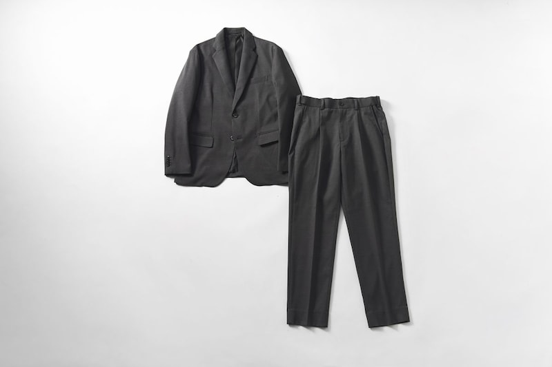 32701 ソロテックスⓇ 使用 プレミアムスーツジャケット￥3,900、32801 ソロテックスⓇ 使用 プレミアムスーツパンツ￥2,900