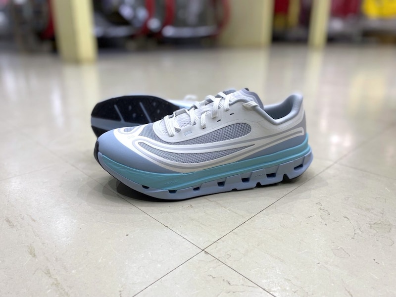 On CLOUDFLOW 5 AD IKON "Bureau Borsche / IKON COLLECTION"