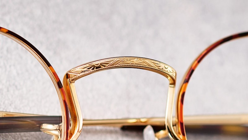 ブリッジは、ヴィンテージ感のあるマンレイ山のデザインをベースに、高さを抑えた緩やかなカーブで再構築