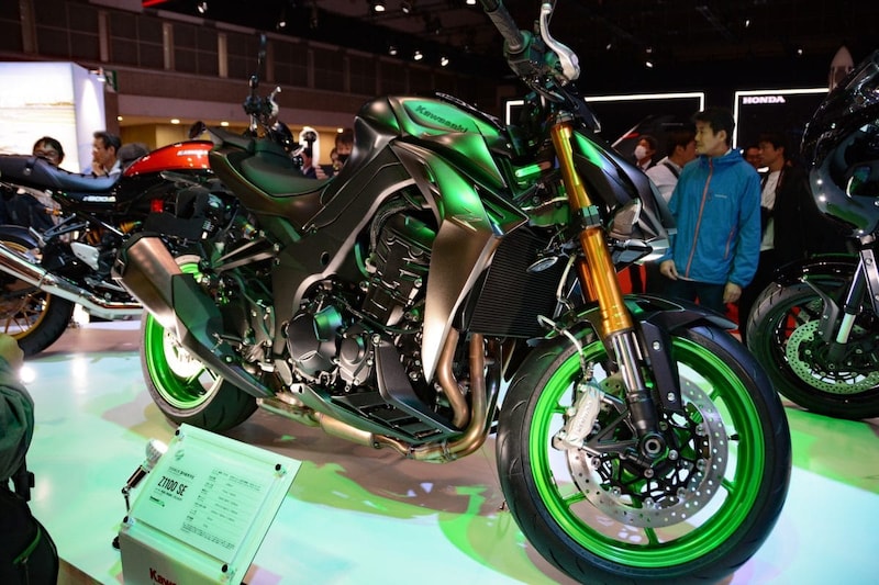 【国産二輪の本気を体感】進化したカワサキ「Z900RS」とスズキの新型「GSX-8T」が欲しすぎる！“JMS2025”で未来と伝統が融合した最新バイクを徹底レポ