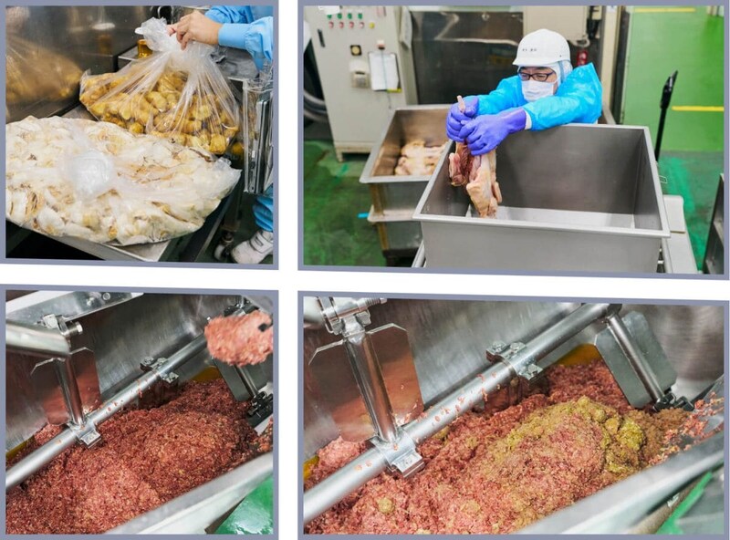 解凍された丸鶏は、ニンニク＆ショウガと一緒にガガッと細断されミキサーへ