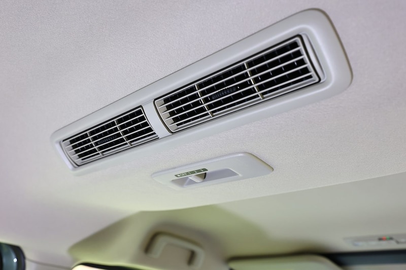 車内が広大なハイト系ワゴンには欠かせないリヤサーキュレーターを用意