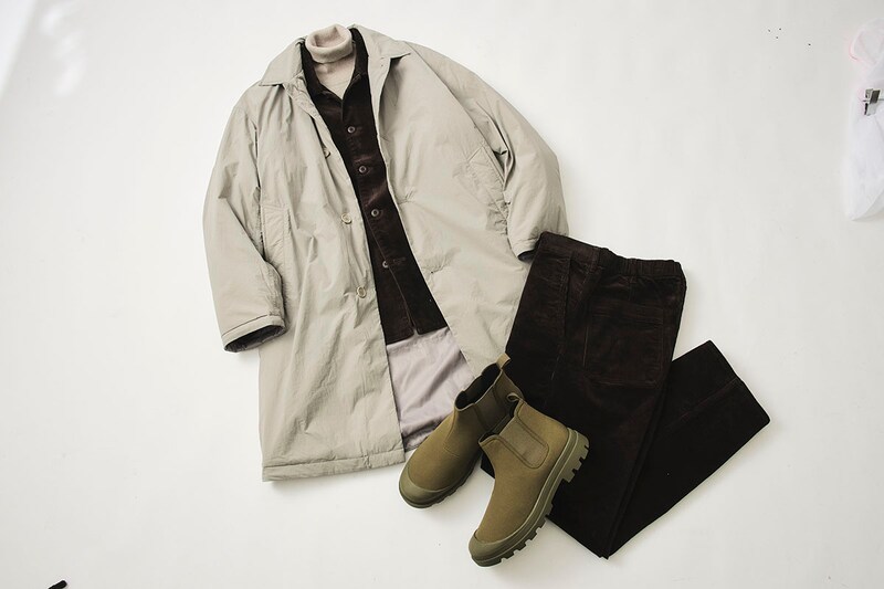 こちらで用いたのはコーディロイのセットアップ。インナーにタートルのニットとブーツを使い、同系色のグラデーションにすることで一体感を演出し、ドレスよりの上品なスタイルに