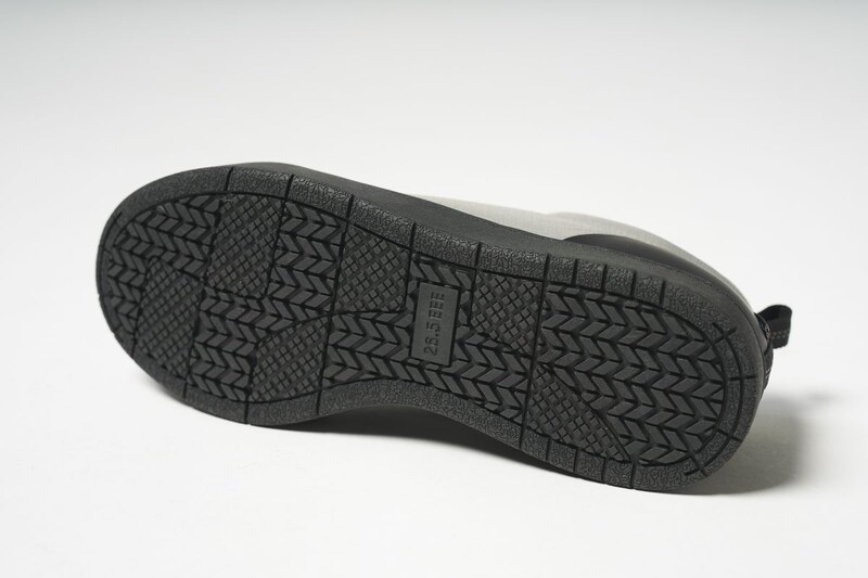 また水耐滑底仕様なので水に強く、作業用シューズとしても活躍してくれそう