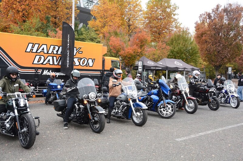 参加者は自前のハーレーもしくは、レンタル車両も用意されている（＊レンタルは有料）
