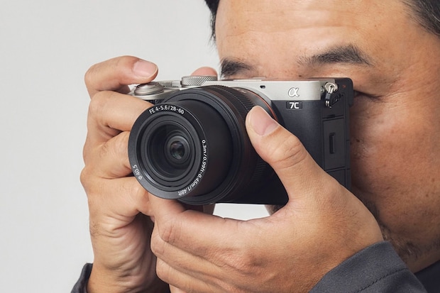 【今こそ狙い目】ソニー「α7C II」はなぜ名機なのか？最新機より“あえて”選びたい小型フルサイズの傑作／No.1モノ雑誌編集長のお墨付き『コレ買いです』Vol.142