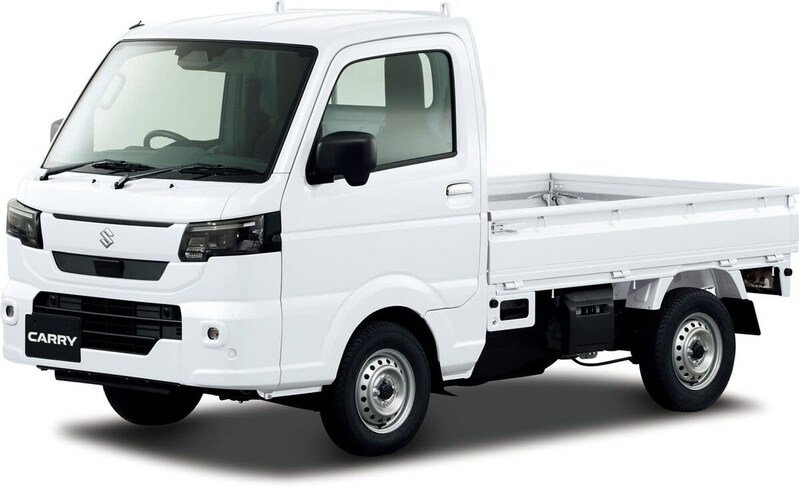 フロントの外観デザインを刷新。精悍な角形ヘッドライトと水平基調のグリルにより力強いフロントフェイスを強調する