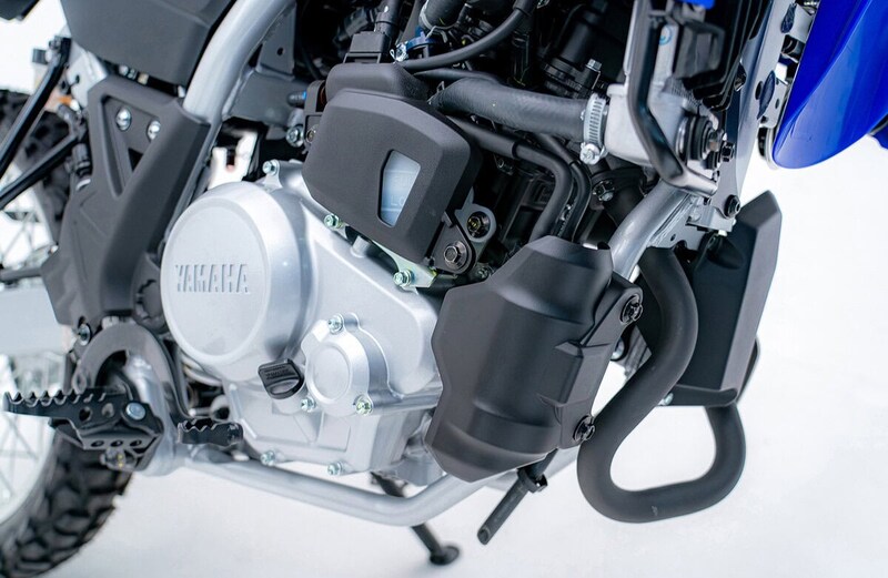 オンからオフまで全域で扱いやすく軽快な走りを発揮する可変バルブ機構搭載の125cc水冷単気筒SOHCエンジン