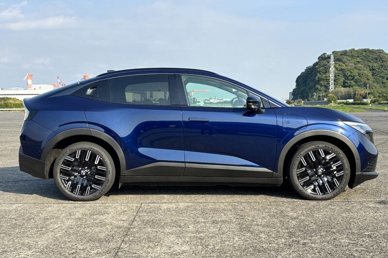 イマドキSUVフォルムへと進化しつつ、先代比で全長は12㎝、ホイールベースも1㎝短縮