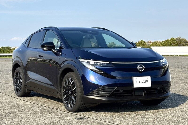 最小回転半径は5.4ⅿから5.3ⅿ（17インチホイール）へと短縮されて取り扱いやすさ倍増