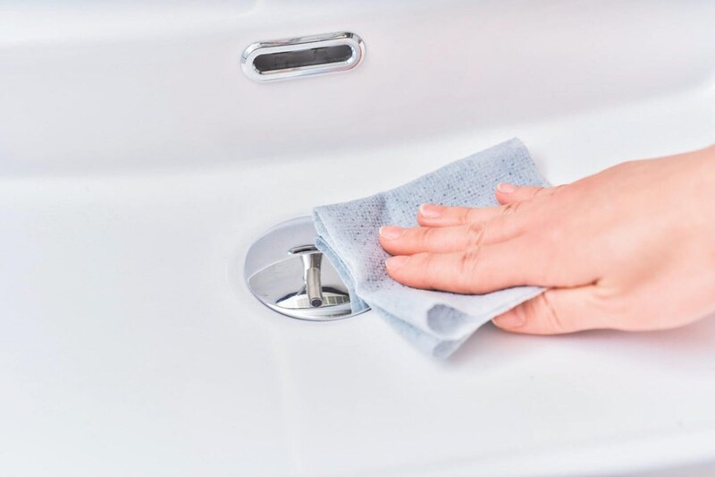 水周りの水垢はこするだけでみるみる汚れが落ちる