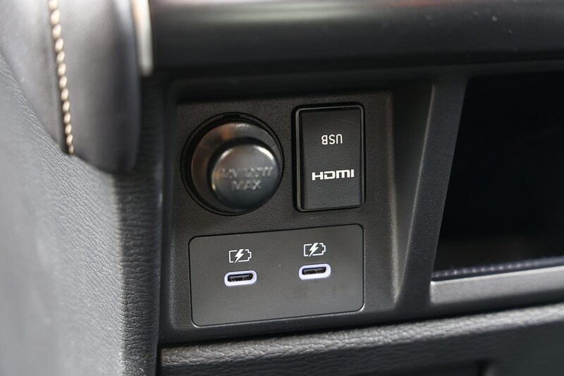 細かいながらうれしい変更が充電用USBタイプCが増設されたこと