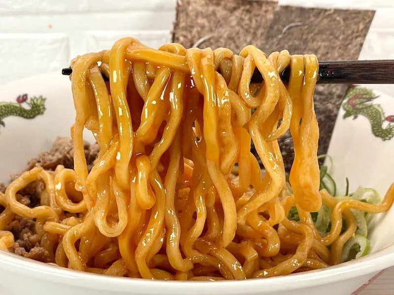 明星食品
明星 麺神 辛旨台湾まぜそば／「このうまさ、唯一無二。」とうたっているだけ明星さんの自信のあわられた一杯です