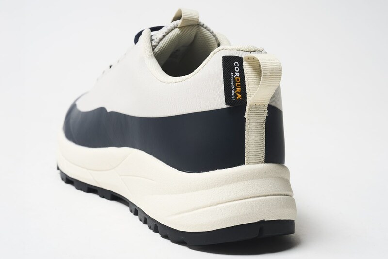 アッパーに採用されているのはCORDURA® FABRIC