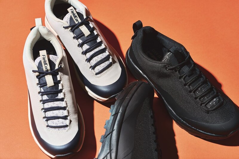 【ワークマンで人気の理由】2,300円の高耐久スニーカーが話題！「水や汚れに強く歩きやすい」実力を徹底解説