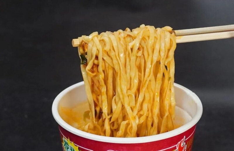 第3位　「このカップ麺が激うまだった」スパイシーな旨味にドハマり必至！“今キテる刺激系カップ麺”ベスト3杯【1位はトレンドど真ん中のスパイスがヤバい】