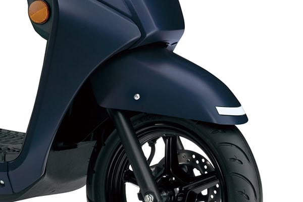 重厚さを演出したフロントフェンダー＆レッグシールド