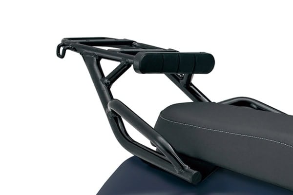 荷物の積載する際に便利なリヤキャリアも標準装備