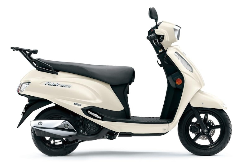 エレガントな印象のパールグレイスホワイトカラー