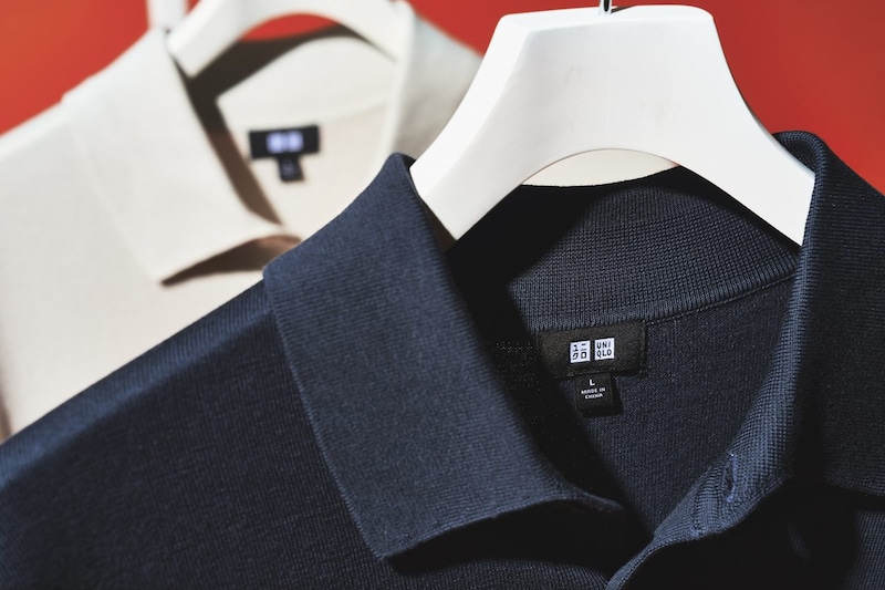 品の良さとON/OFF使える汎用性が大人向きなニットポロ