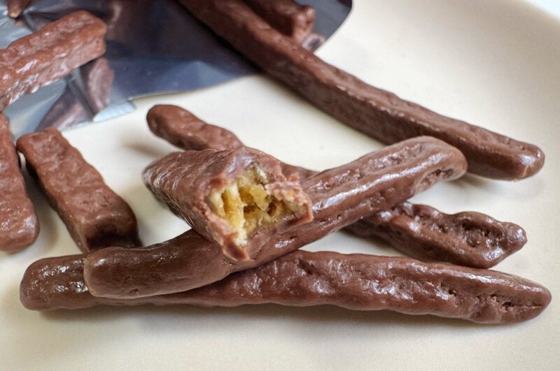 個人的に一番ハマってしまったのがこちらの芋けんぴチョコ