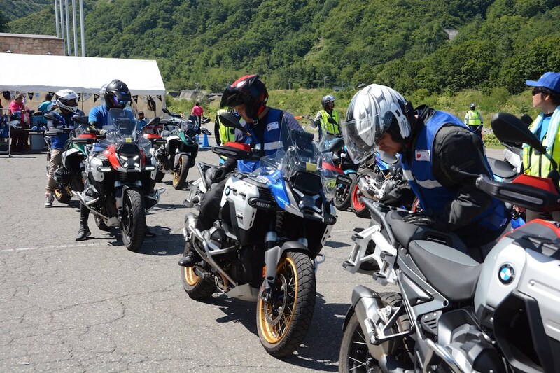 来場者たちの多くが目的ともしている現行モデルの試乗会は会場オープン直後から長蛇の列ができていた。