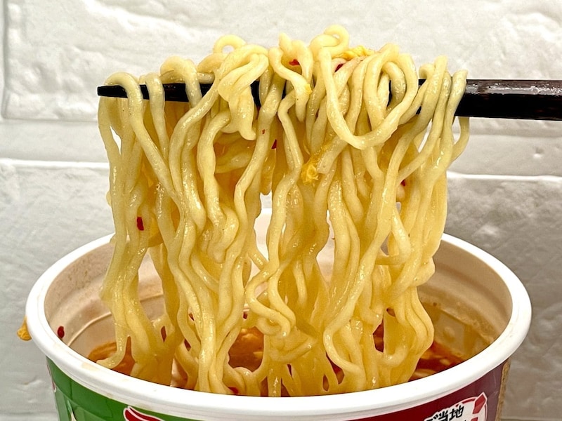 サンヨー食品
「元祖ニュータンタンメン本舗監修 鬼辛セカンド」サンヨー食品らしいちぢれフライ麺。表面につるみがありながら、噛みごたえある中太麺になっています