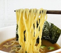 【徹底比較】“横浜家系”カップ麺で本当にうまいのはどれだ!? マニア厳選「横浜豚骨醤油カップ麺」3種食べ比べ！