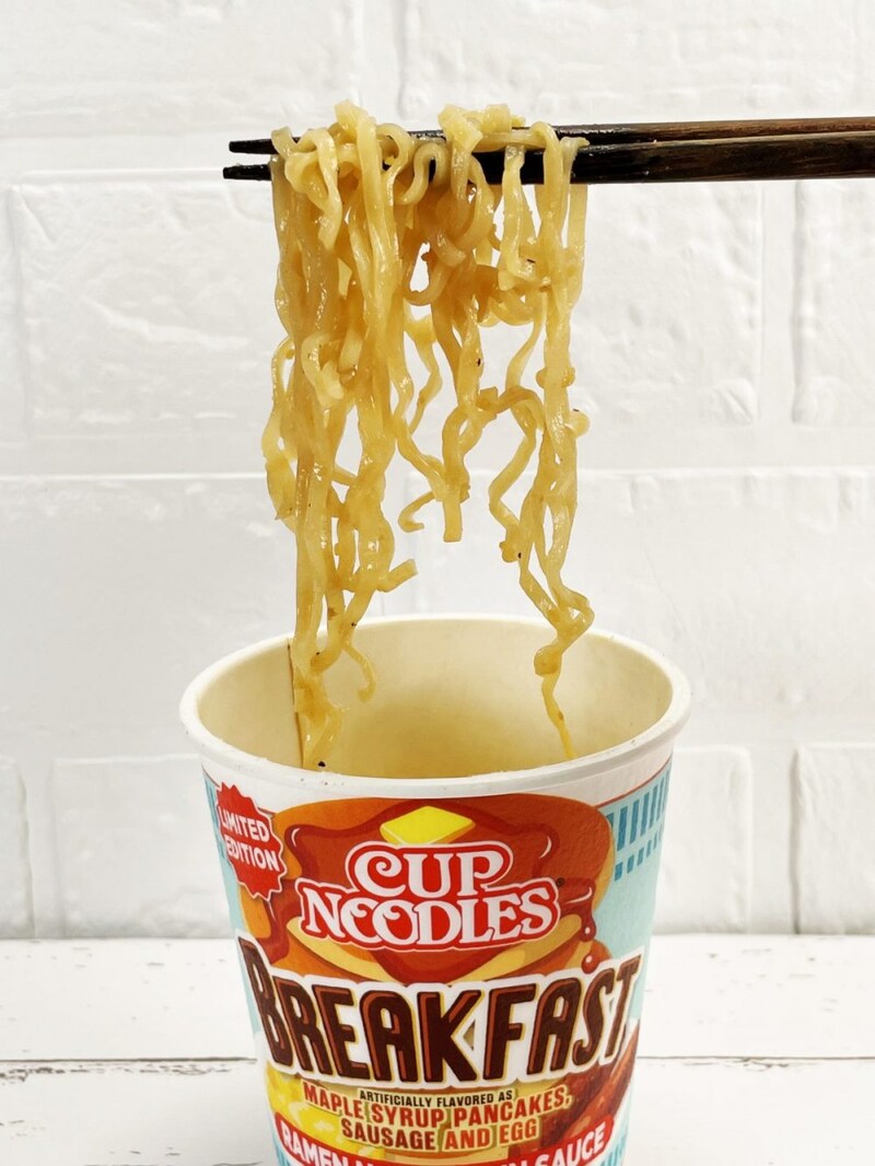 麺はフォークでも食べやすいように短いです