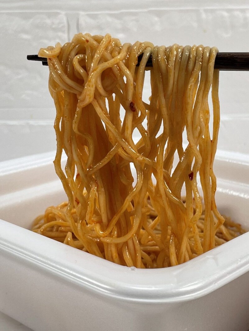 1.「元祖ニュータンタンメン本舗監修 鬼辛まぜタン」（サンヨー食品）麺は中太麺で唐辛子とよく絡むので注意が必要です（案の定ムセました）