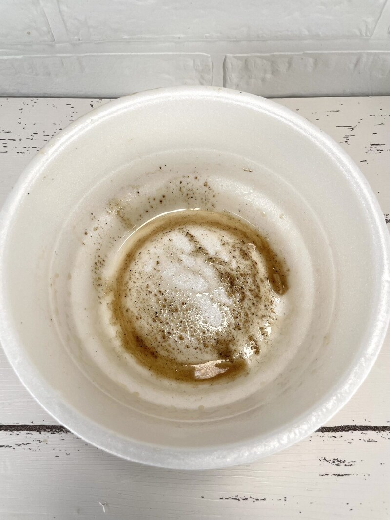 3.「ファミマル 長尾中華そば ごぐにぼ」（東洋水産）ちなみに完食後の状態はこちら。ザラザラです