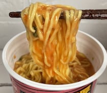 絶対後悔するカップ麺!? マニアがガチで美味かった“背徳感マシマシ”のオススメ3選【麺の出来が5つ星の油そばも】