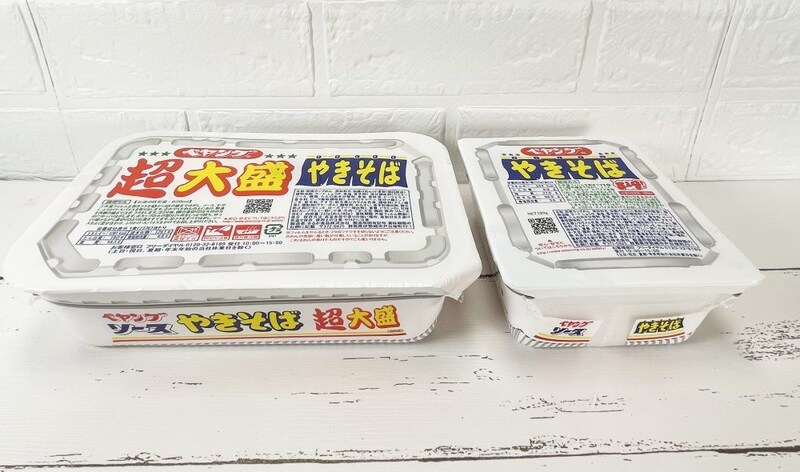 まるか食品「ペヤング超大盛やきそば」超大盛のお湯の量は820ml
