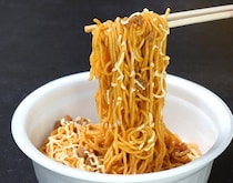 「これは絶妙すぎる1杯！」焼そばU.F.O.、どん兵衛…“チーズまみれで旨さ倍増”日清の人気カップ麺3杯をグルメライターがガチレビュー