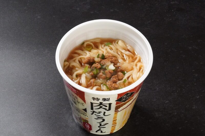 エースコック「渾身の逸品 特製肉だしうどん 大盛り」