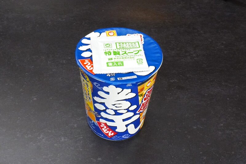 東洋水産「マルちゃん 縦型ビッグ 濃厚煮干しうどん」